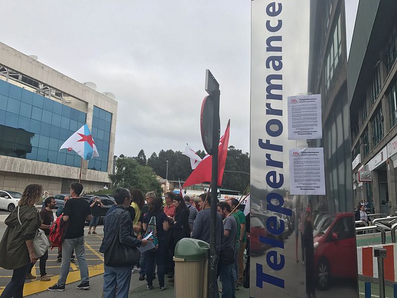 17-07-06 ProtestaDespidosTeleperformanceCorunha05.jpeg